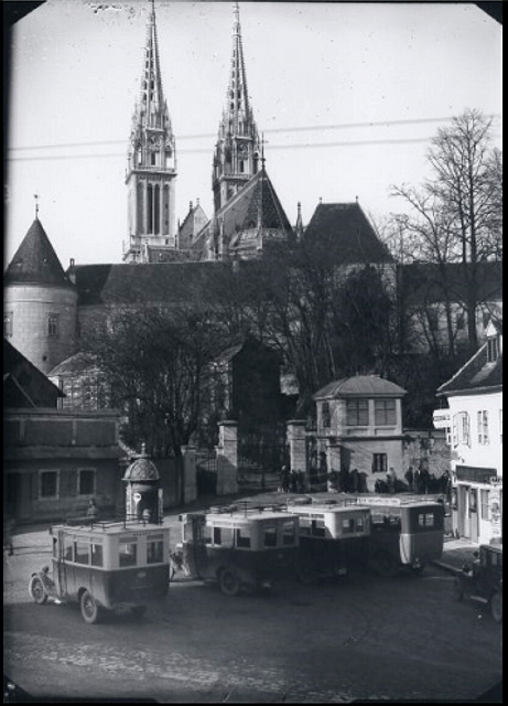 Vlaška - Branjugova 1925. godine. Stajalište autobusa za (prigradska naselja) Šestine i Čučerje A